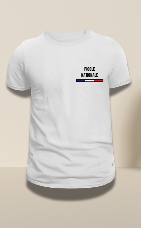 T-shirt floqué en noir "Picole nationale" avec le drapeau français floqué en dessous eu niveau du coeur