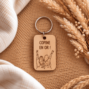 Porte-clés copine en bois gravé Copine en or