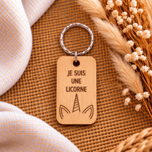 Porte-clés licorne en bois gravé Je suis une licorne