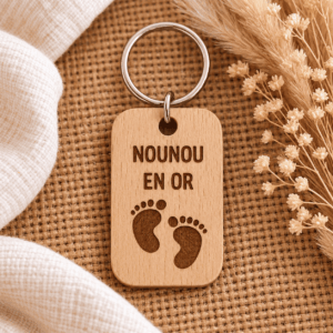 Porte-clés nounou en bois gravé Nounou en or nounou en or »