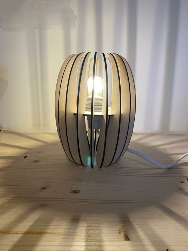 Lampe plume gravée au laser de couleur neutre en bois de bouleau de 2mm
