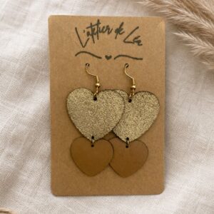 Boucle d'oreille en cuir coeur pailleté