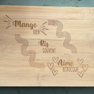Planche à découper en bambou 20x30 personnalisée par gravure – création artisanale
