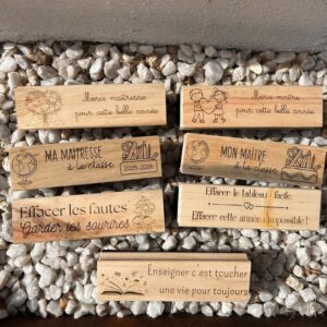 Brosses de tableau personnalisées en bois gravées pour maîtresse et maître